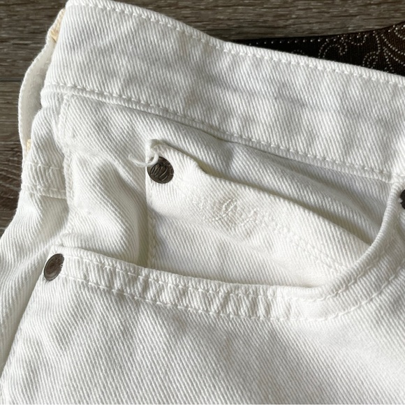 Wrangler Q Baby Mid Rise Jeans 
Size 11/12 X 34 Excellent condition
White - Picture 7 of 12